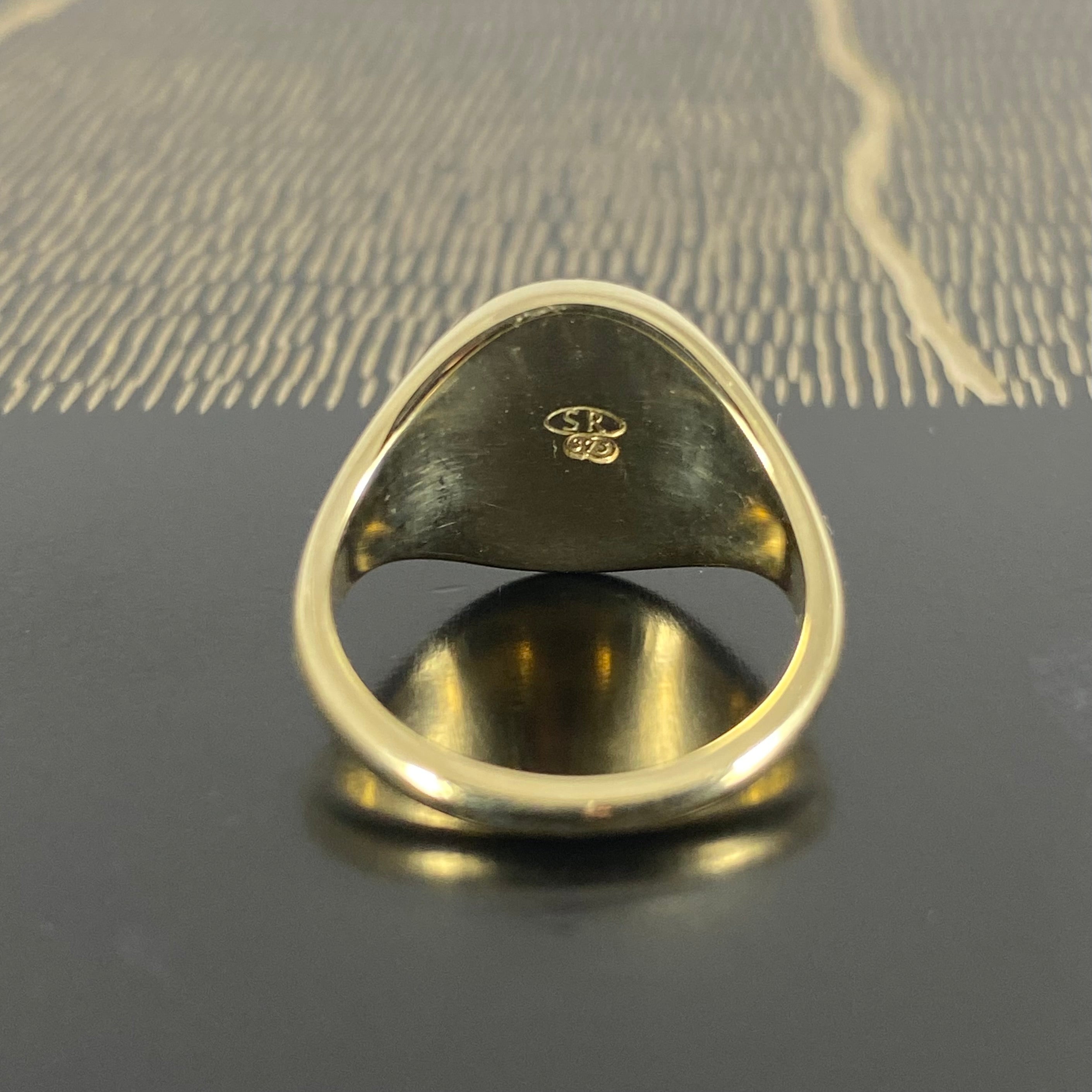 Classic Oval 11mm x 9mm - 9 Carat Yellow Gold Signet Ring