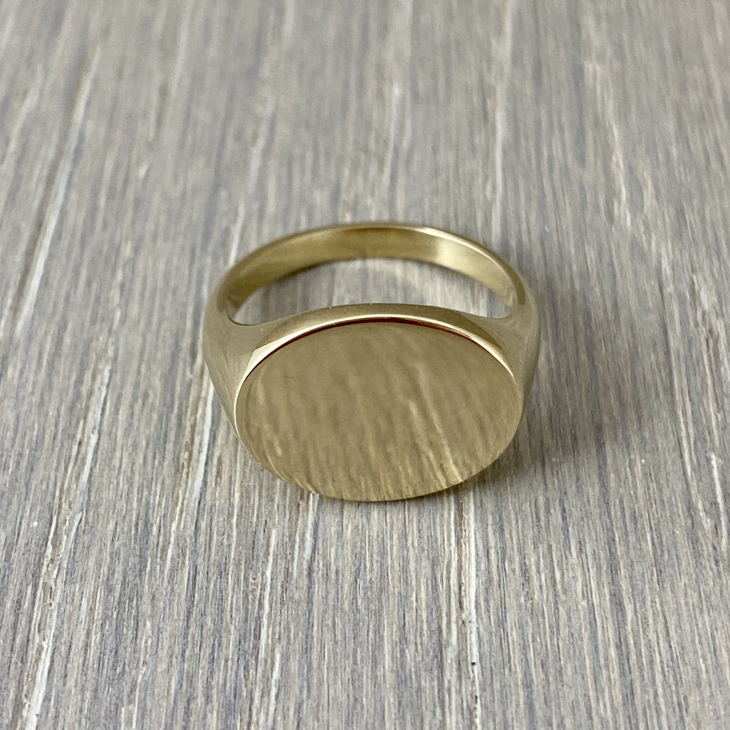 Landscape Oval 15mm x 12mm - 9 Carat Yellow Gold Signet Ring