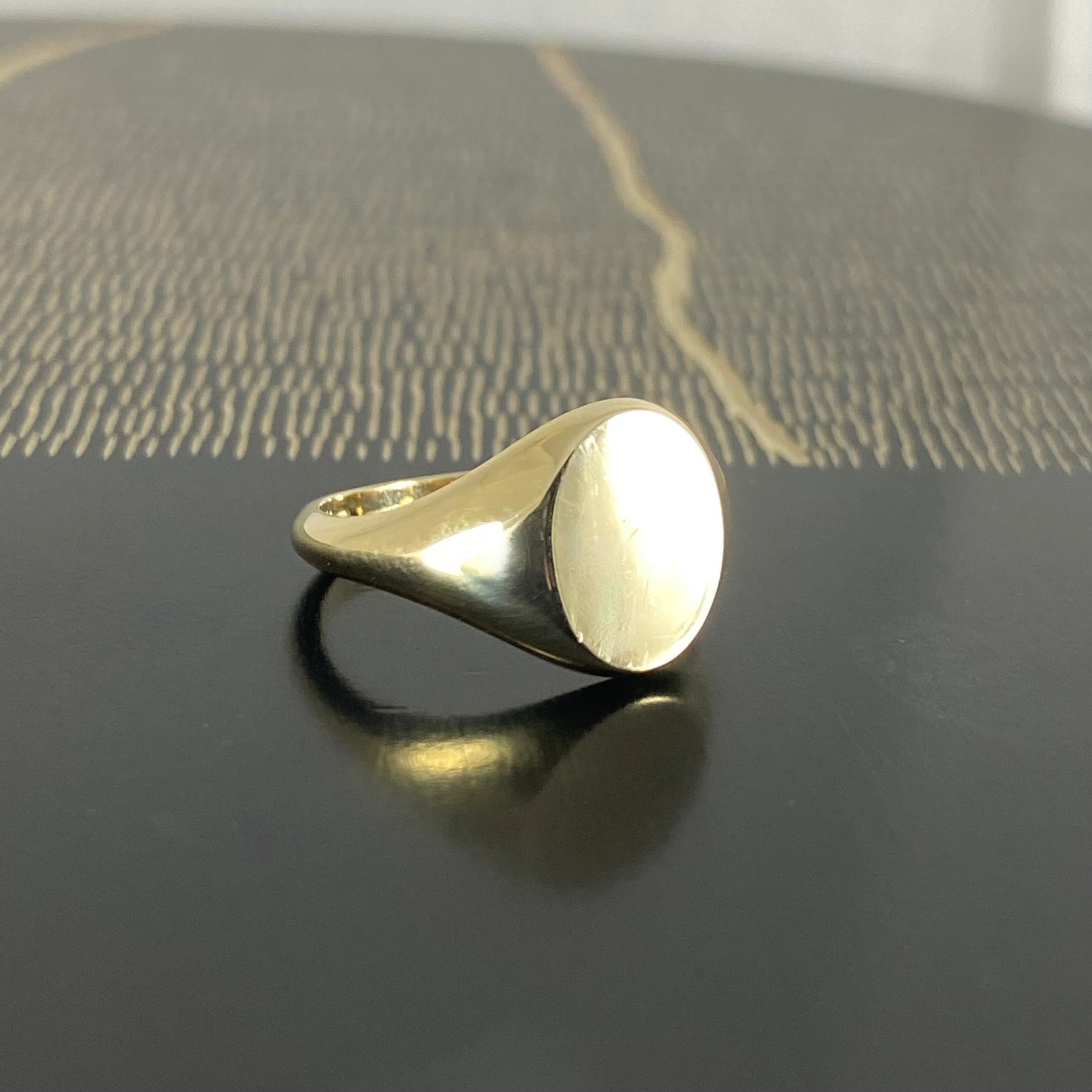 Round 11mm - 9 Carat Yellow Gold Signet Ring