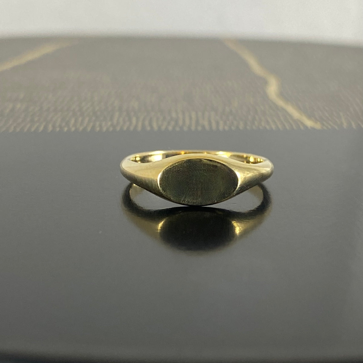 9ct Yellow Gold 12 x 12mm Square Signet Ring