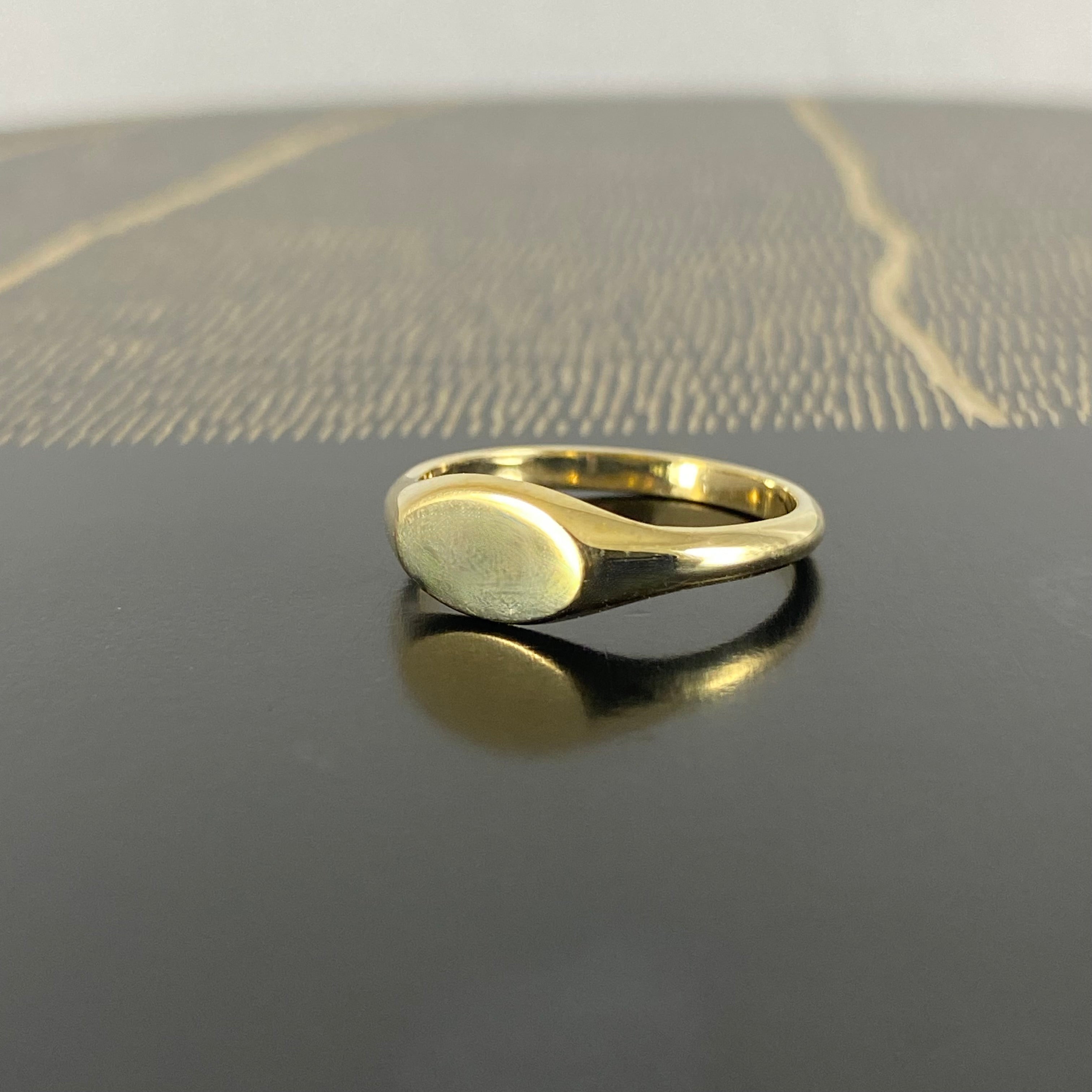 Small Landscape Oval 8mm x 5.5mm - 9 Carat Yellow Gold Signet Ring