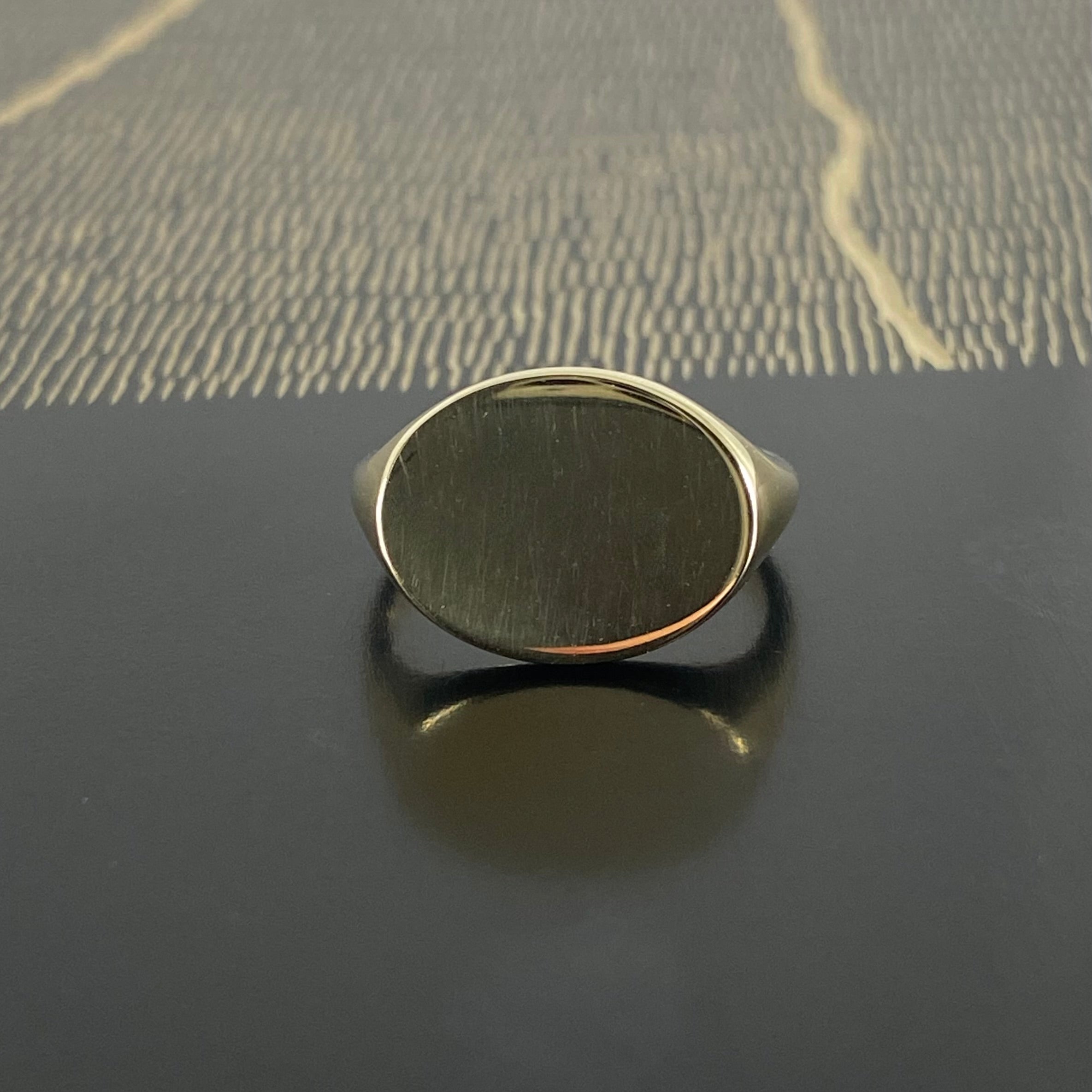Landscape Oval 12mm x 10mm - 9 Carat Yellow Gold Signet Ring