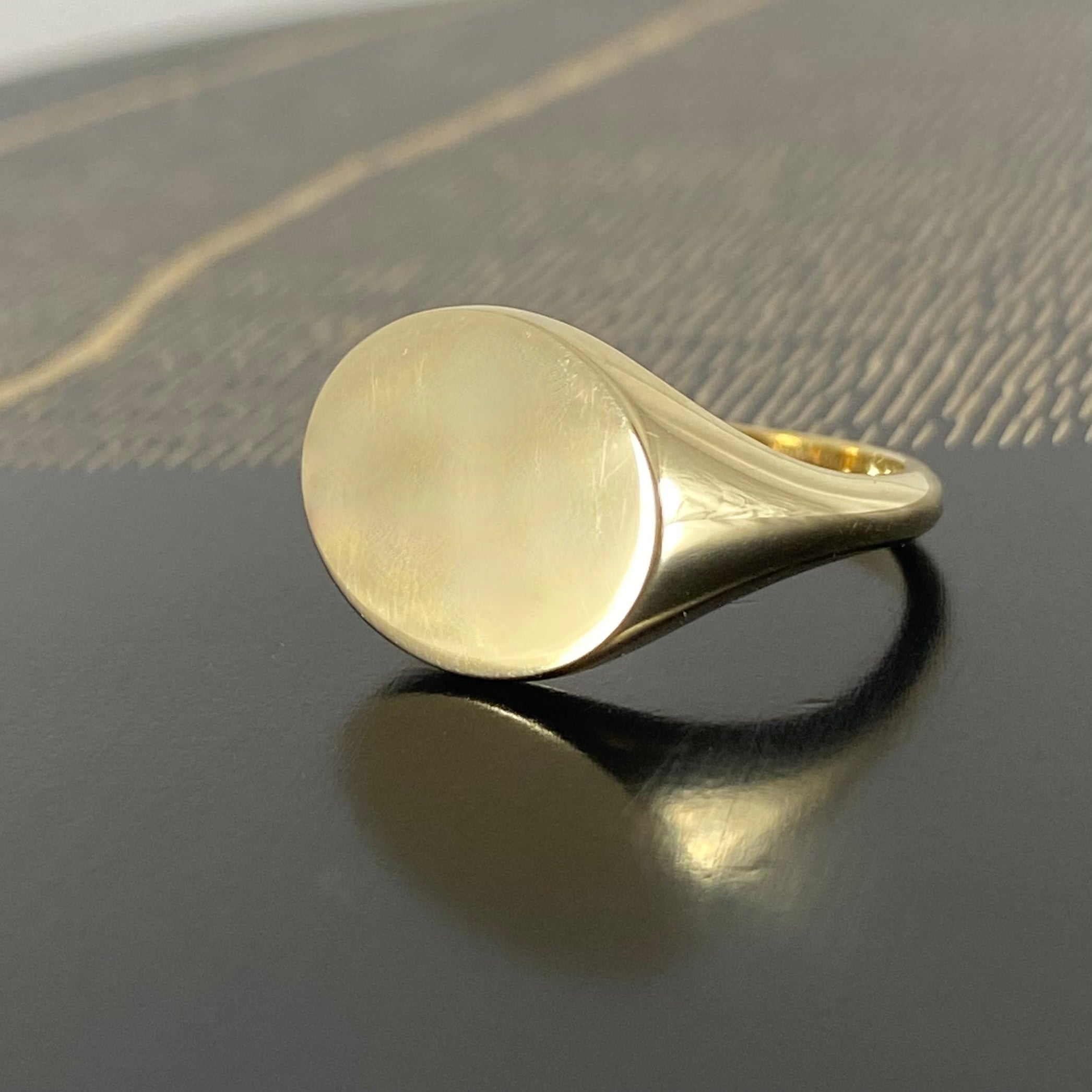 Landscape Oval 15mm x 12mm - 9 Carat Yellow Gold Signet Ring