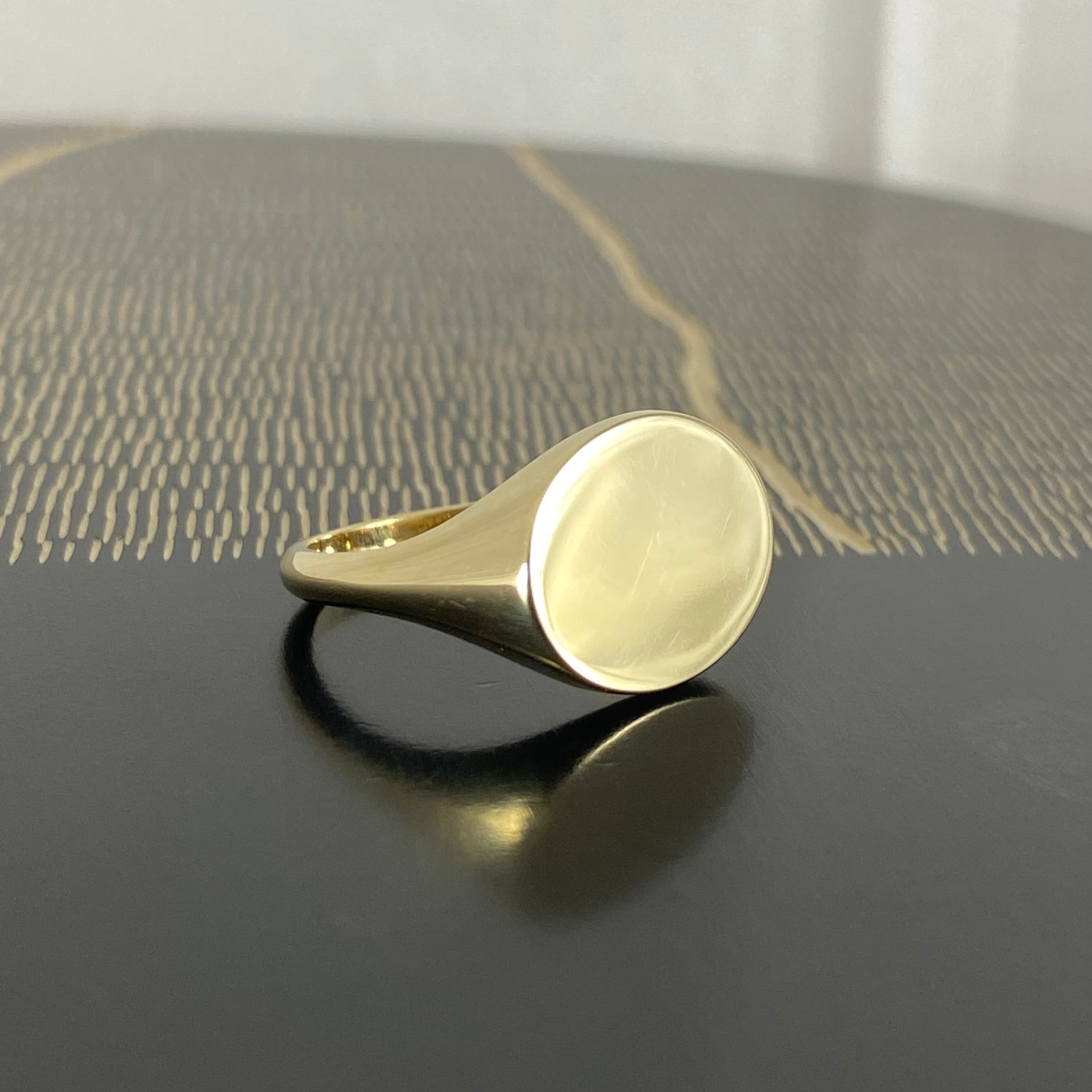 Landscape Oval 12mm x 10mm - 9 Carat Yellow Gold Signet Ring