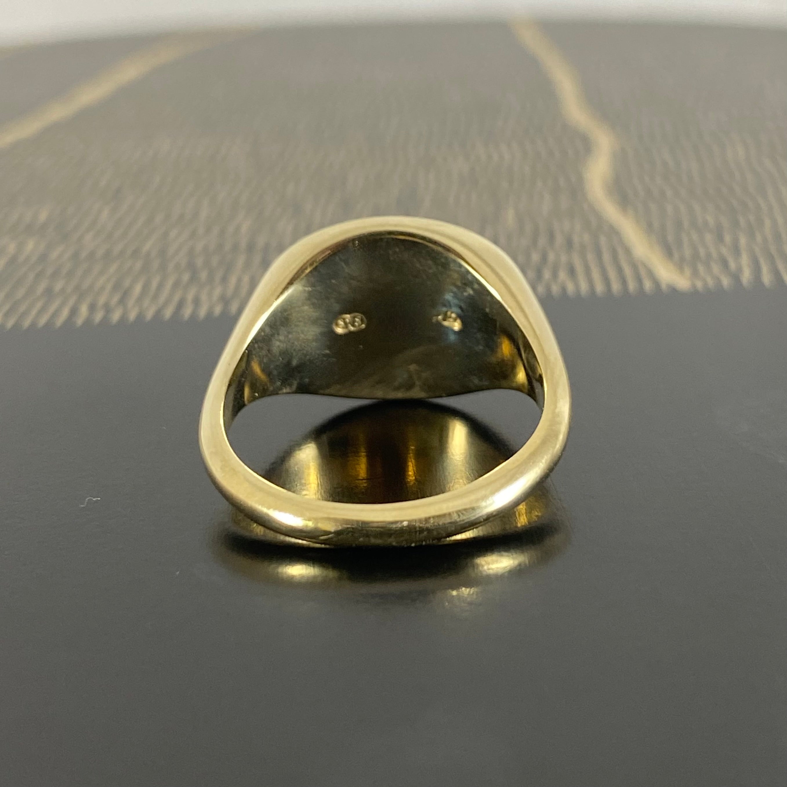 Landscape Oval 12mm x 10mm - 9 Carat Yellow Gold Signet Ring