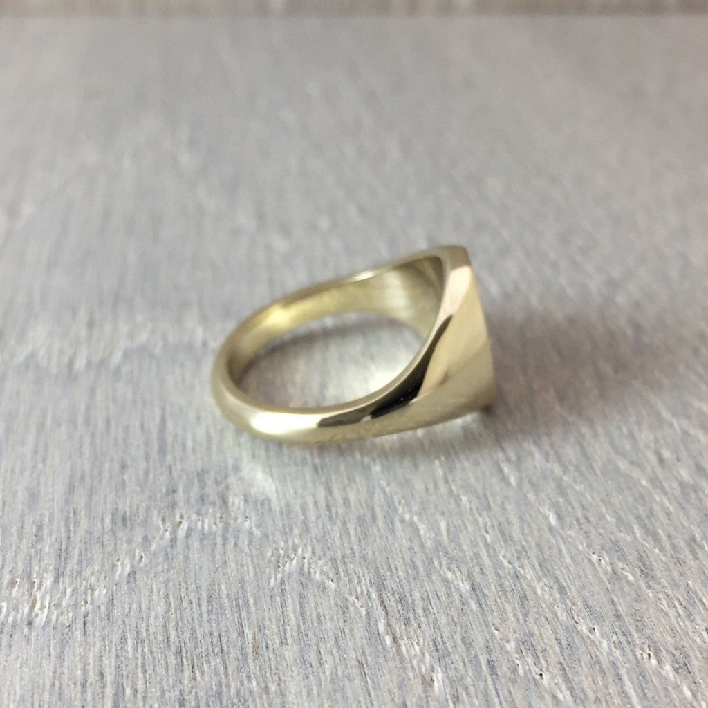 small oval signet ring 9 carat gold